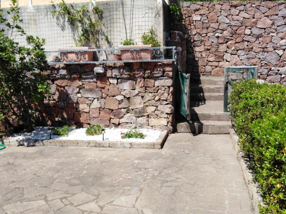 Villa Panoramica Immersa Nel Verde Porto Pino Exterior foto